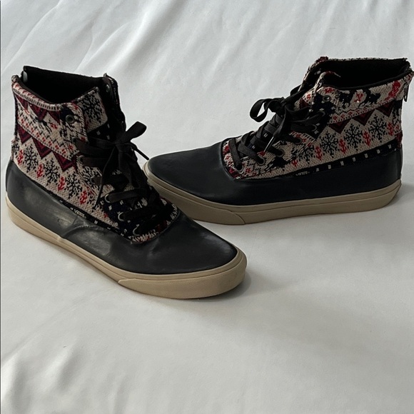 Vans Shoes - Vans RARE Hi-Top Winter Sweater Duck Rubber Sneakers